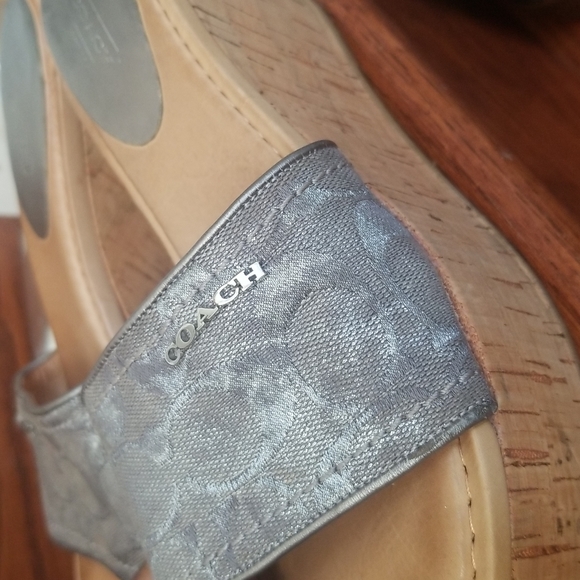 Joanne Coach sandals. Size 8 1/2 B - Picture 6 of 9